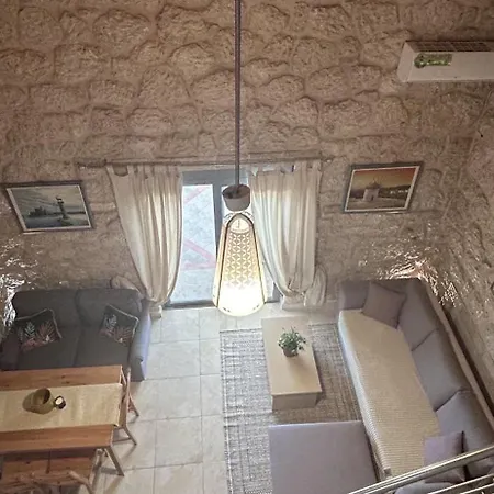 منزل ريفي Sun Castle Drymon