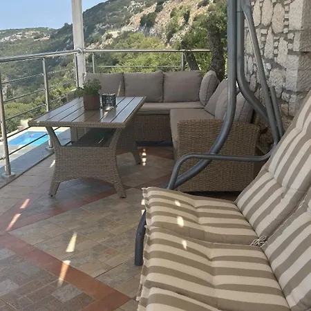 Sun Castle Country house *